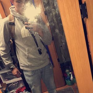 Meet your Posher, Elias